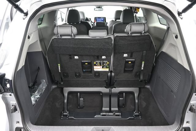 Certified 2023 Toyota Sienna XLE w/ Protection Package (TMS) FWD image 18