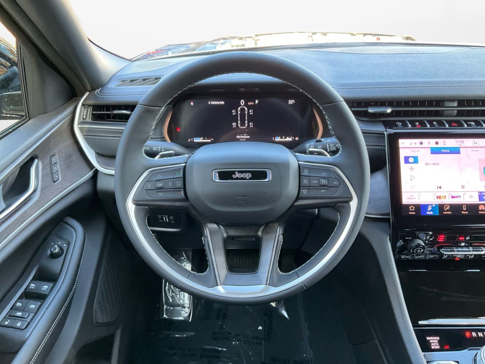 New 2025 Jeep Grand Cherokee L Limited w/ Trailer Tow Package image 12