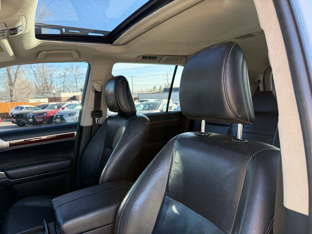 Used 2011 Lexus GX 460 image 25