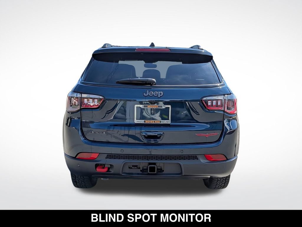 New 2026 Jeep Compass Trailhawk w/ Trailer Tow Group AWD/4WD image 5