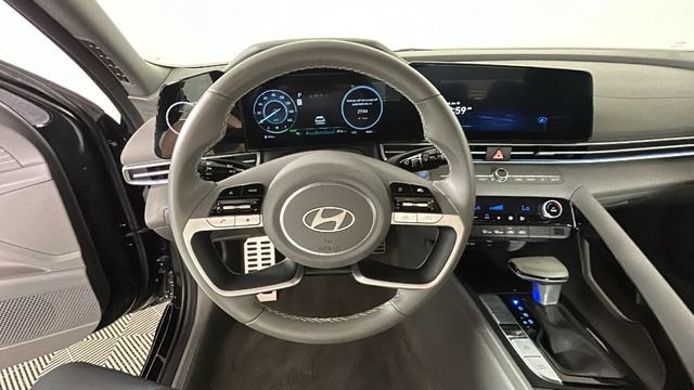 Certified 2025 Hyundai Elantra SEL FWD image 15