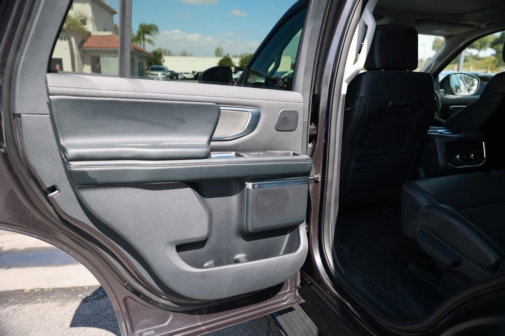 Used 2025 Ford Expedition Platinum w/ Driver's Package image 36