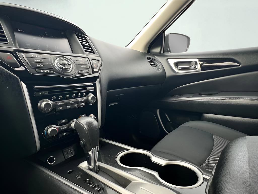 Used 2019 Nissan Pathfinder S image 56