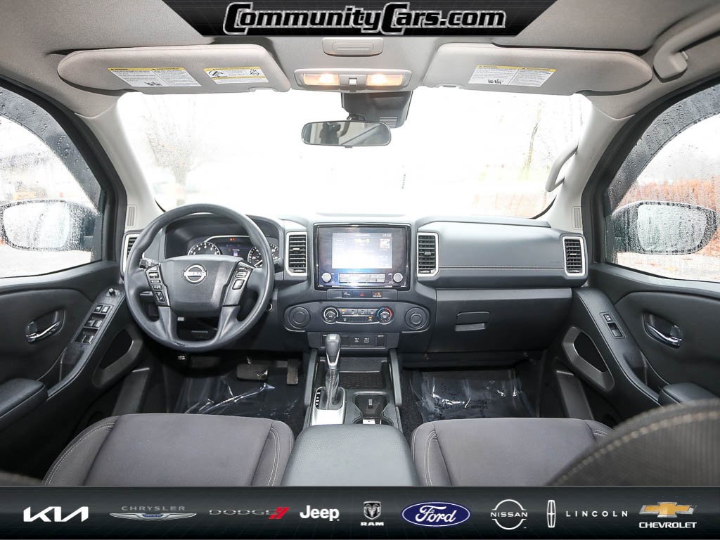 Used 2023 Nissan Frontier SV image 25