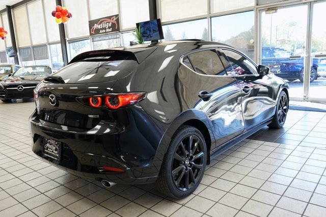 Used 2020 MAZDA MAZDA3 Hatchback w/ Premium Package image 16