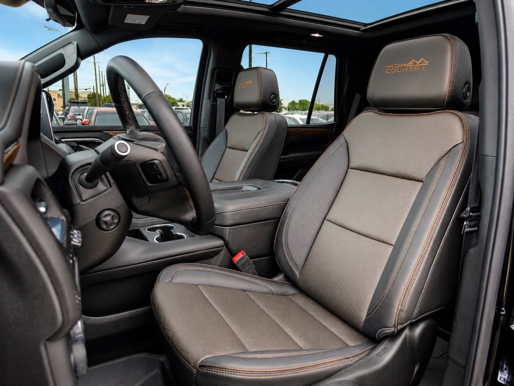 Used 2024 Chevrolet Tahoe High Country AWD/4WD image 25