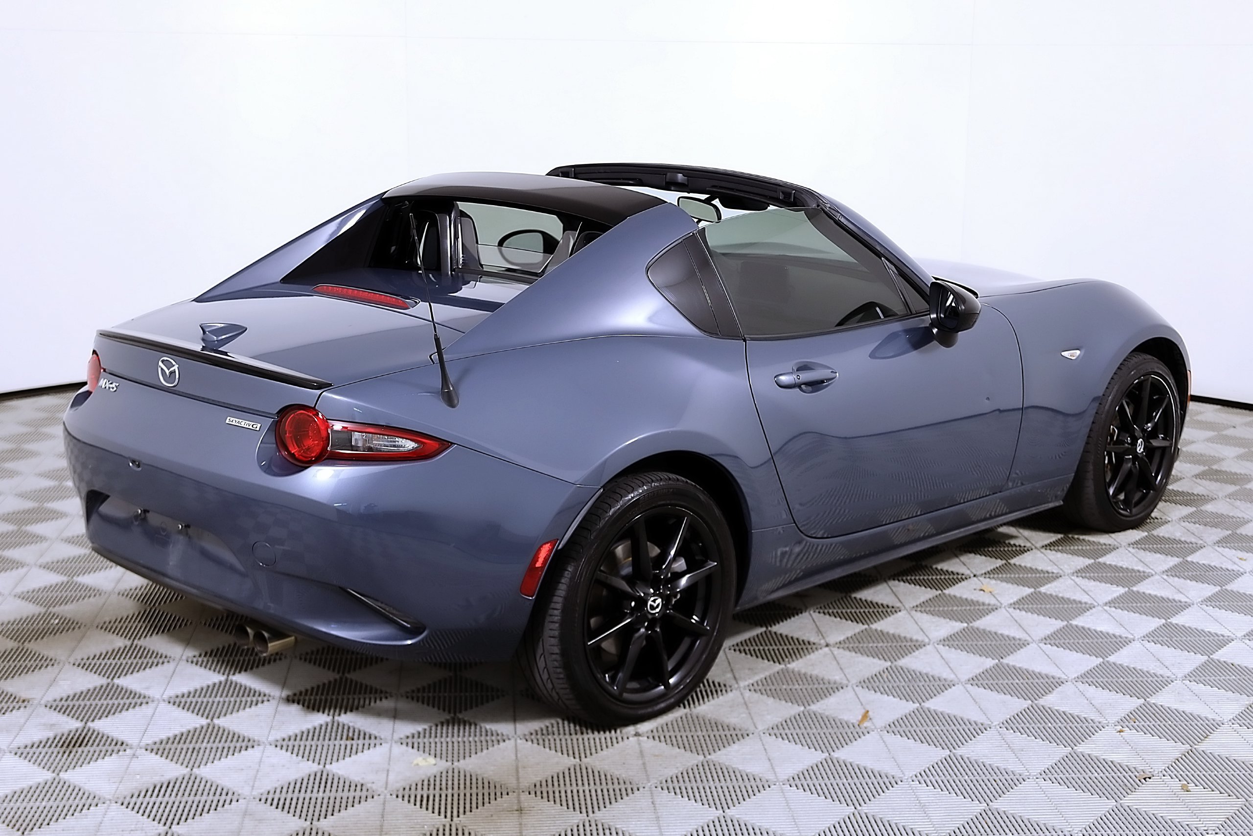Used 2021 MAZDA MX-5 Miata RF Club RWD image 8