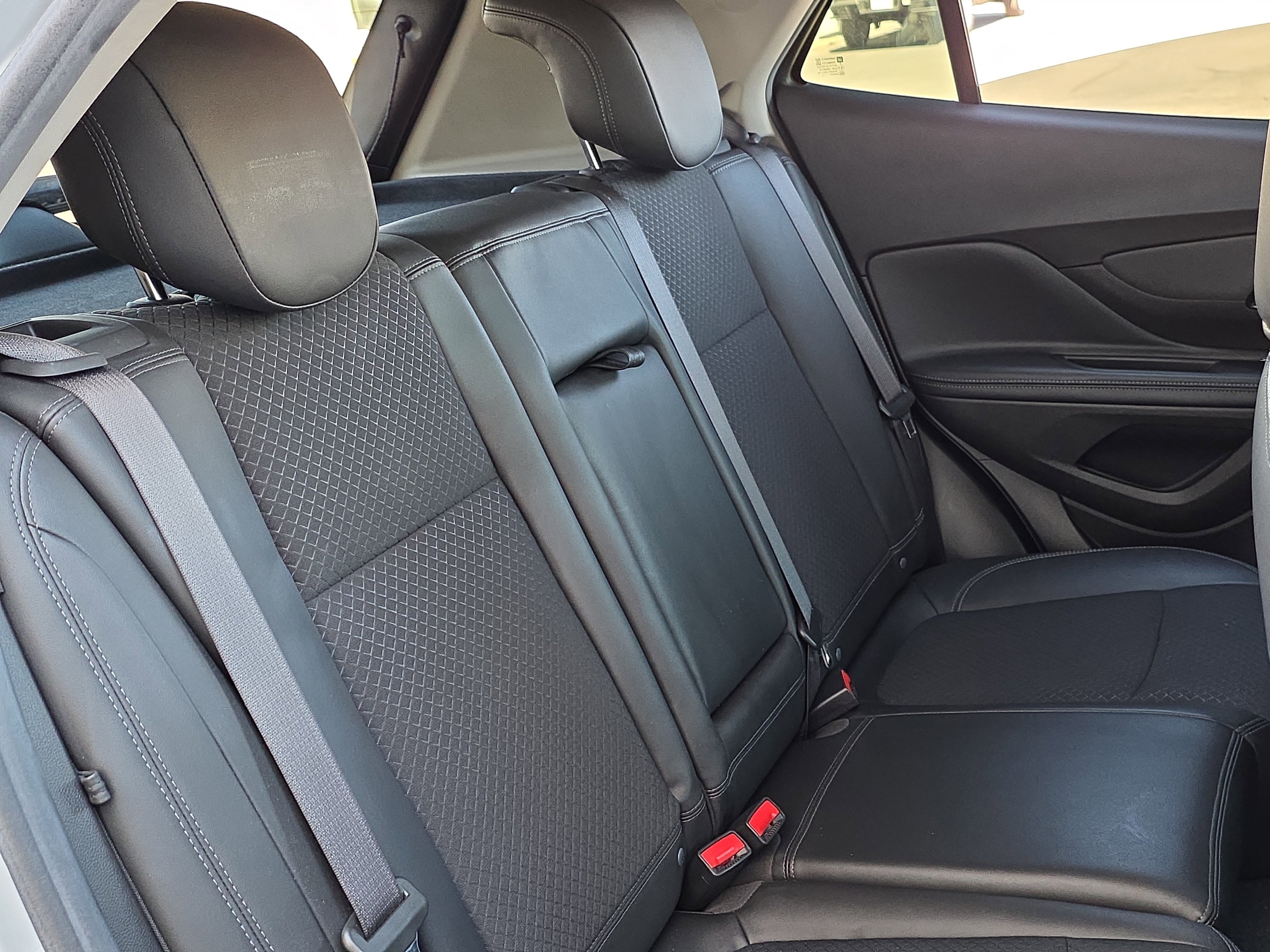 Used 2022 Buick Encore Preferred w/ Safety Package image 25