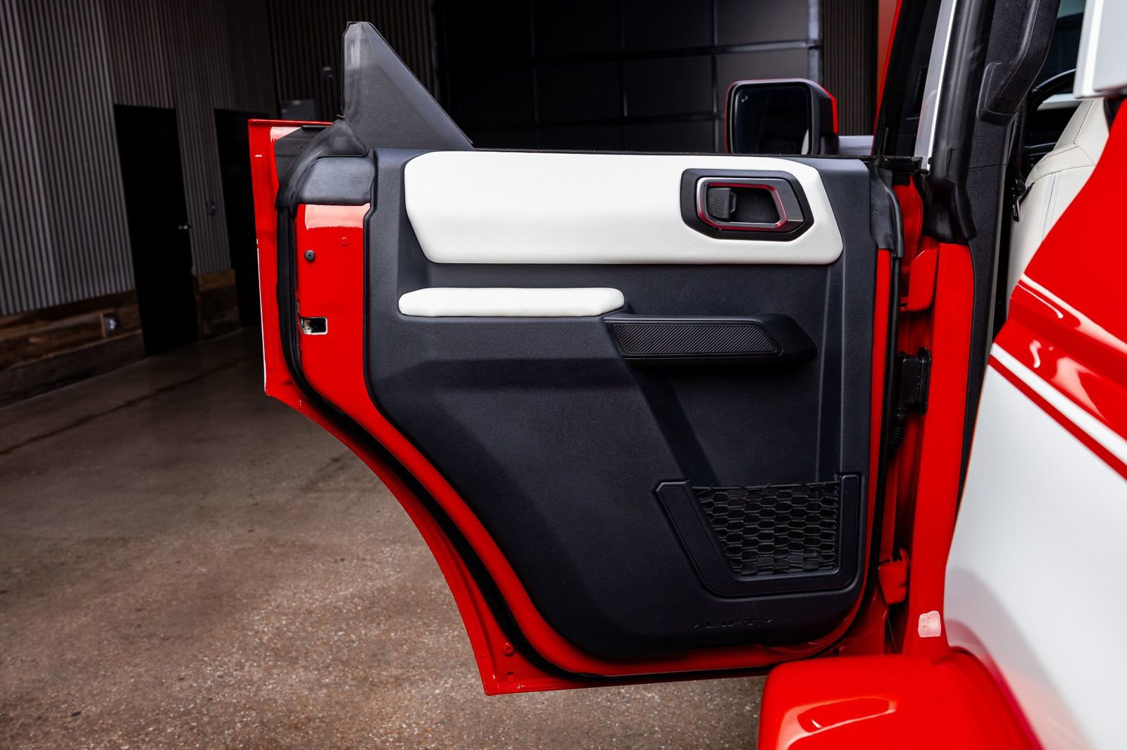 Used 2023 Ford Bronco Heritage Edition AWD/4WD image 35