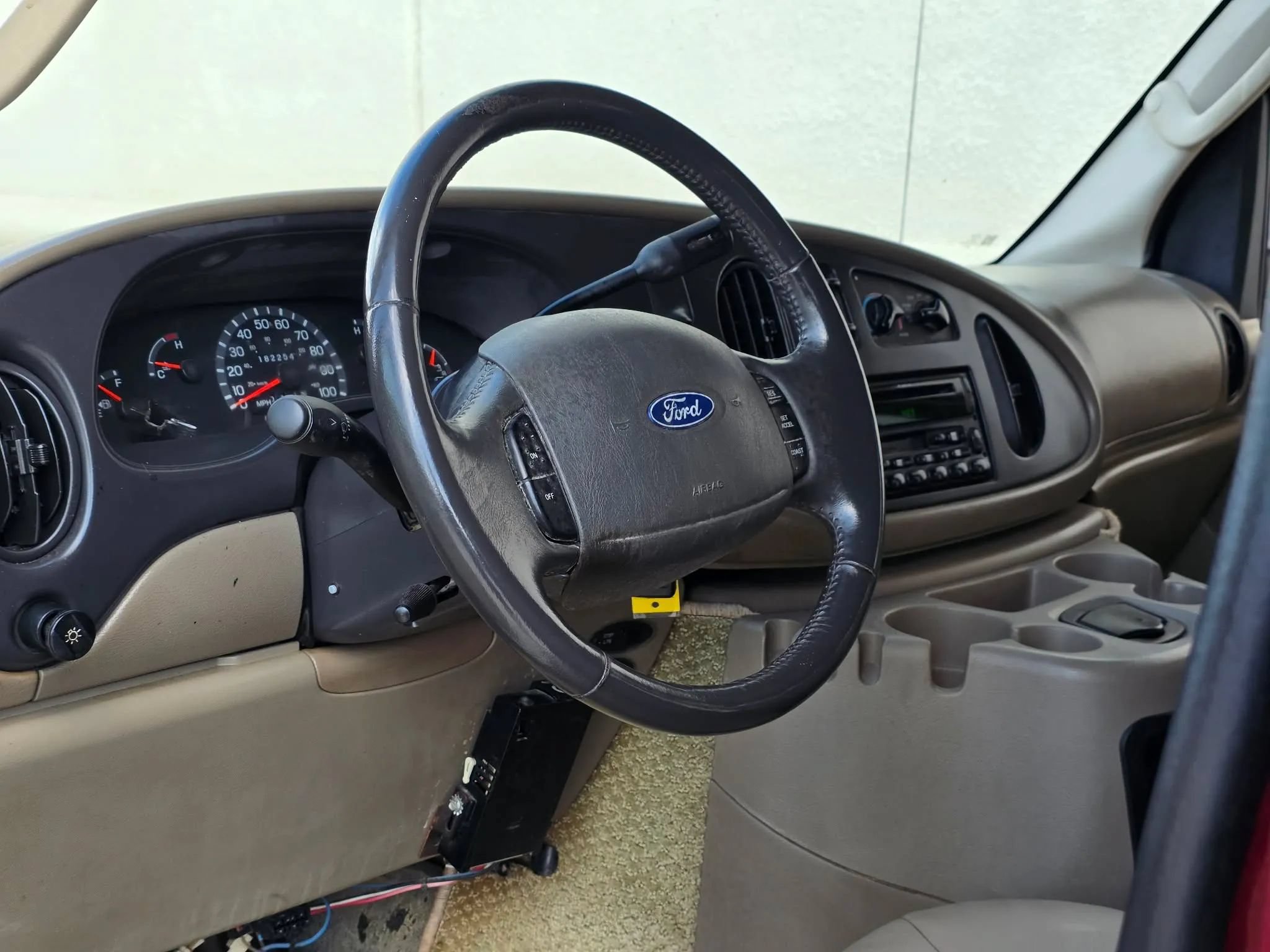 Used 2003 Ford E-150 and Econoline 150 RWD image 9