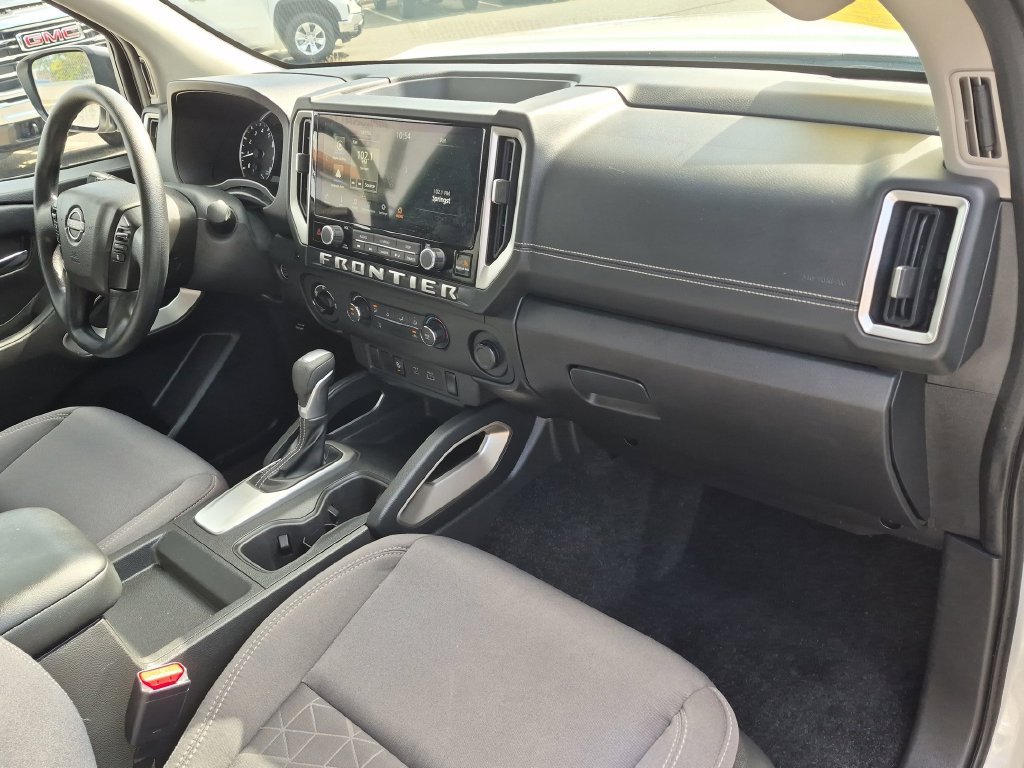 Used 2025 Nissan Frontier SV AWD/4WD image 24