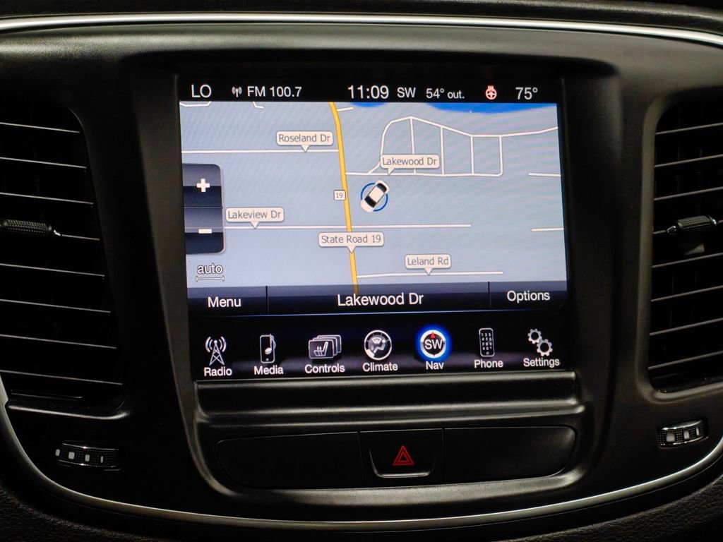 Used 2015 Chrysler 200 Limited w/ Comfort Group image 6