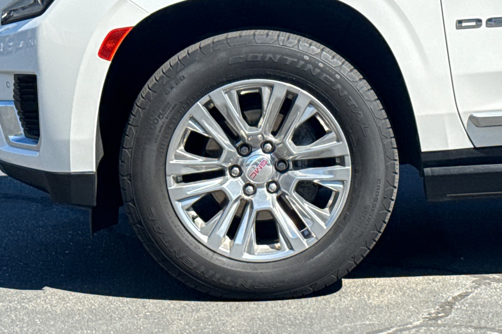 Used 2022 GMC Yukon Denali AWD/4WD image 36