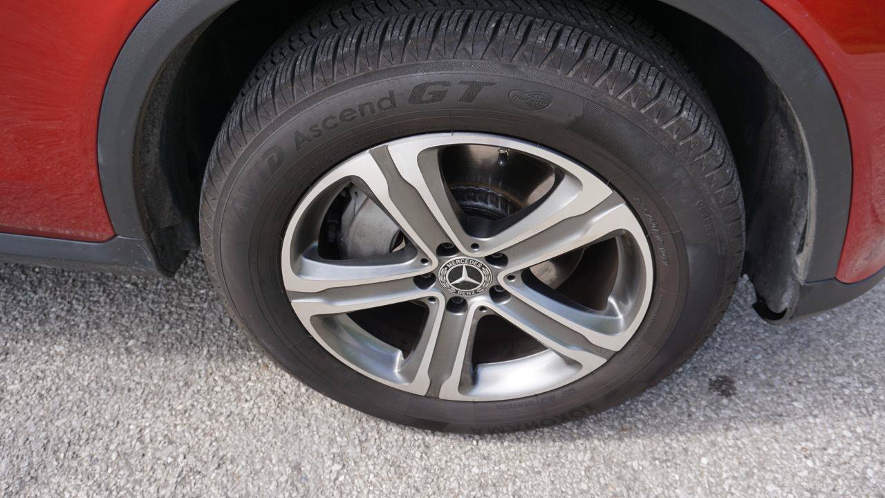 Used 2017 Mercedes-Benz GLC 300 4MATIC image 12