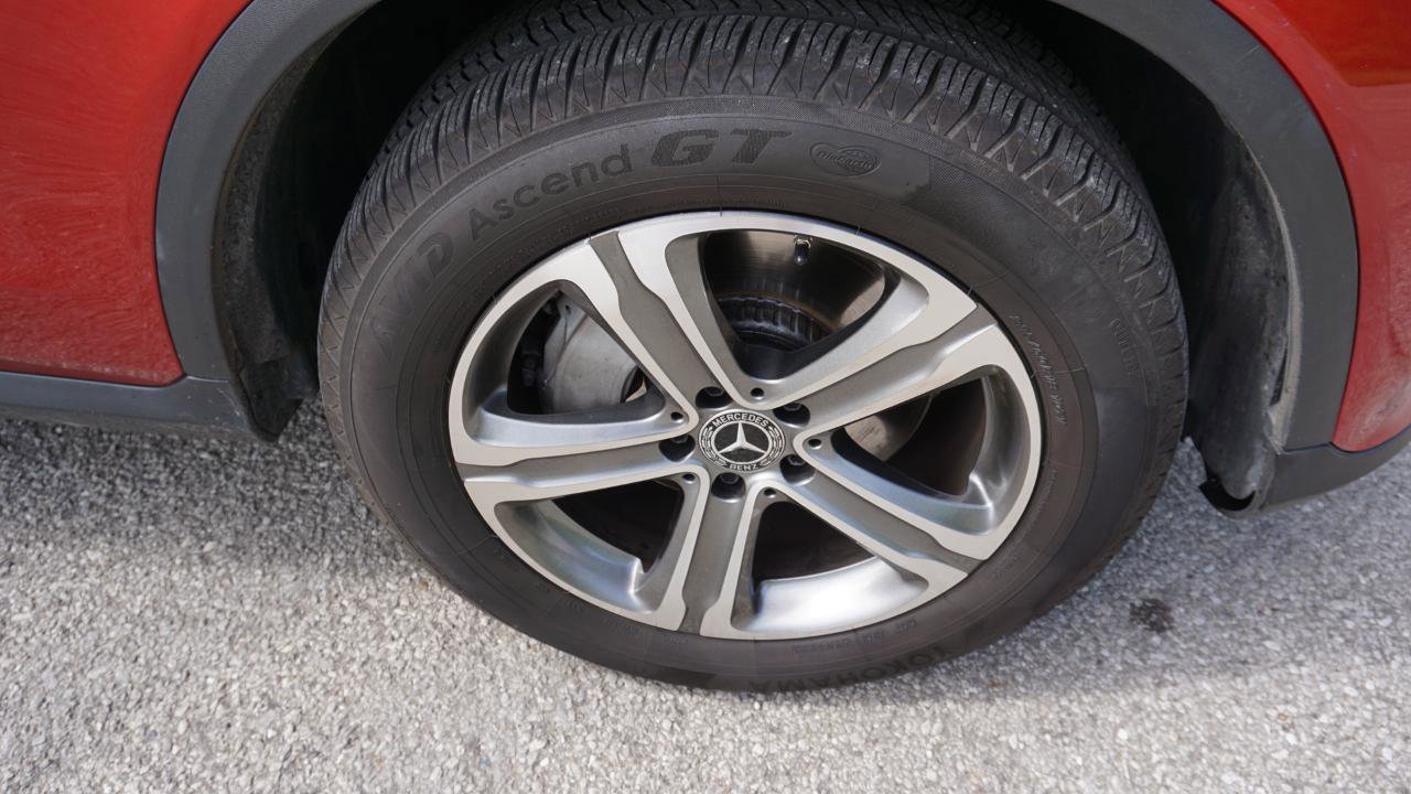 Used 2017 Mercedes-Benz GLC 300 4MATIC image 12