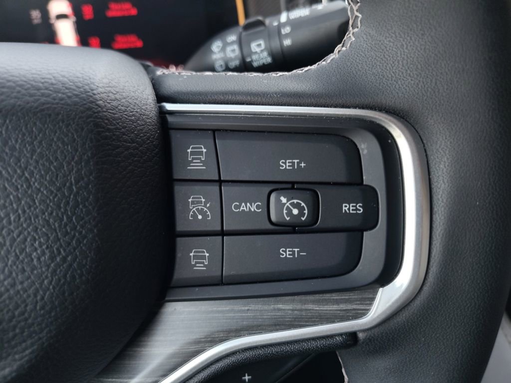 Used 2024 Jeep Wagoneer L Series III image 26