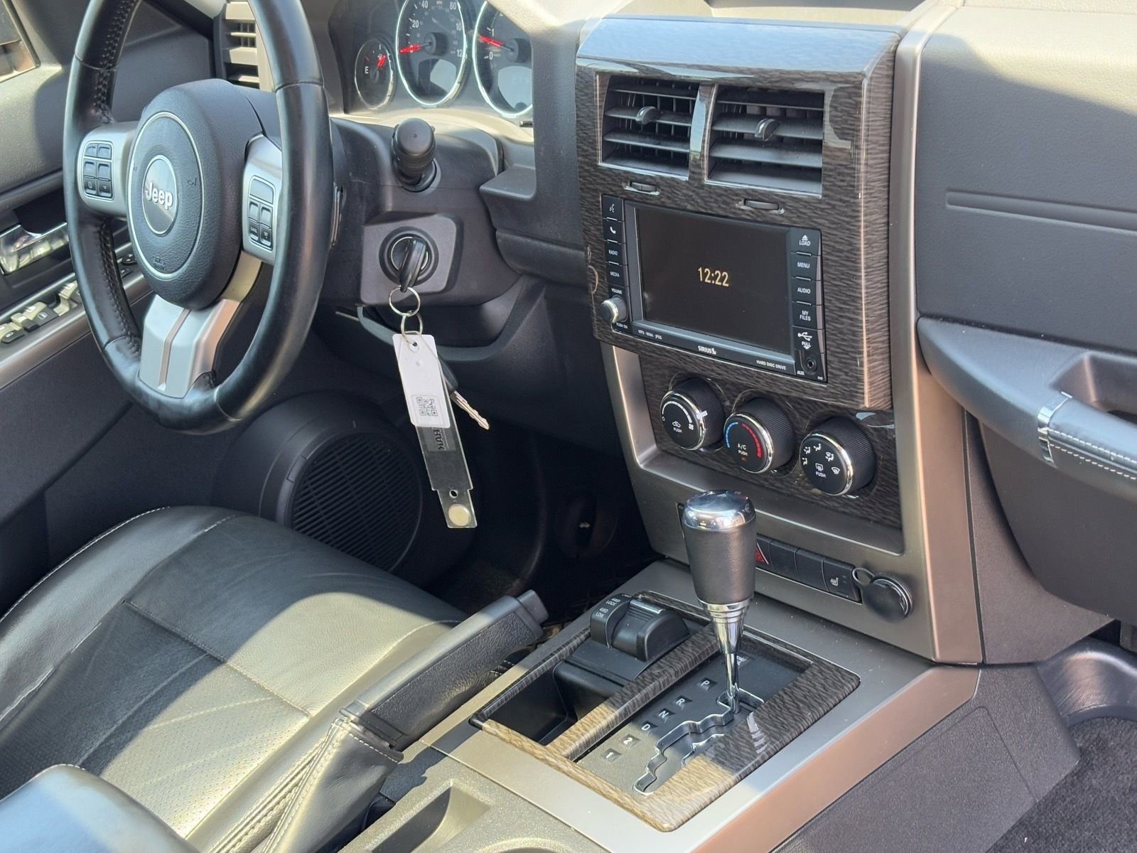 Used 2011 Jeep Liberty Limited w/ Chrome Accents Group image 9