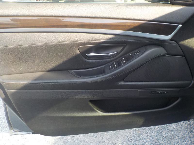 Used 2011 BMW 528i Sedan image 9