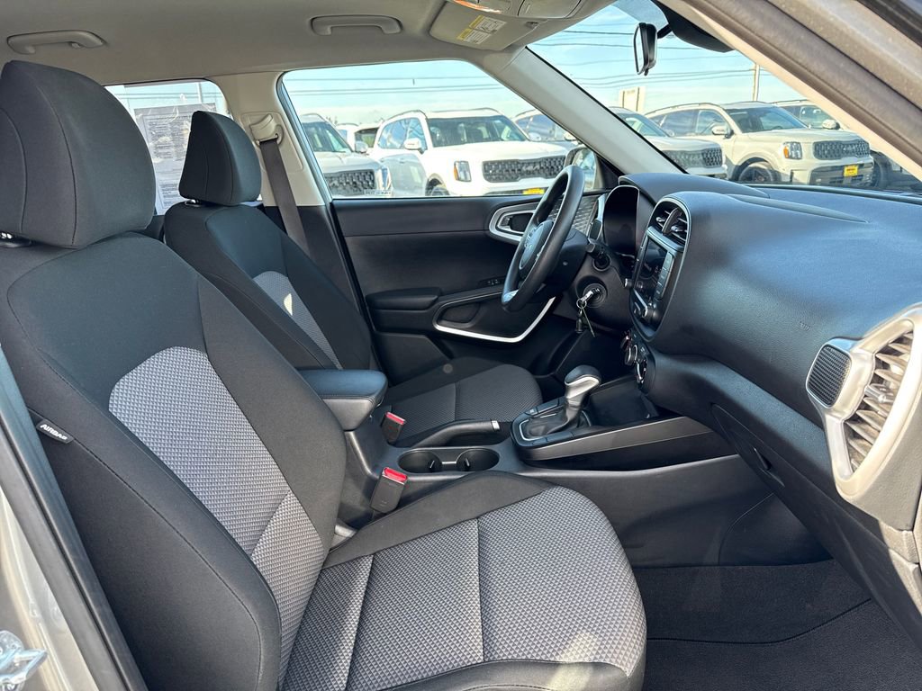 Certified 2023 Kia Soul LX w/ LX Technology Package image 16