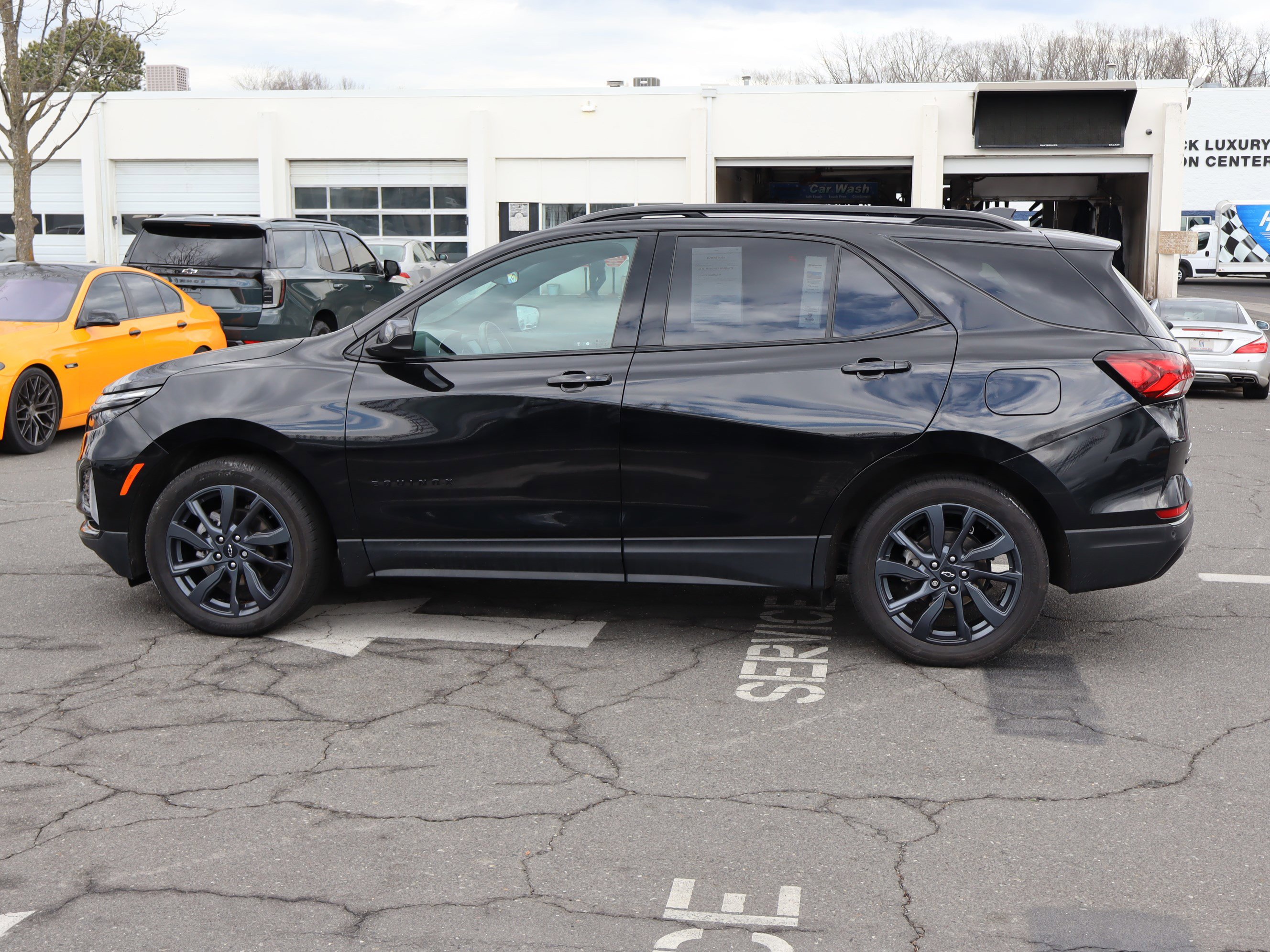 Used 2022 Chevrolet Equinox RS w/ LPO, Floor Liner Package image 7