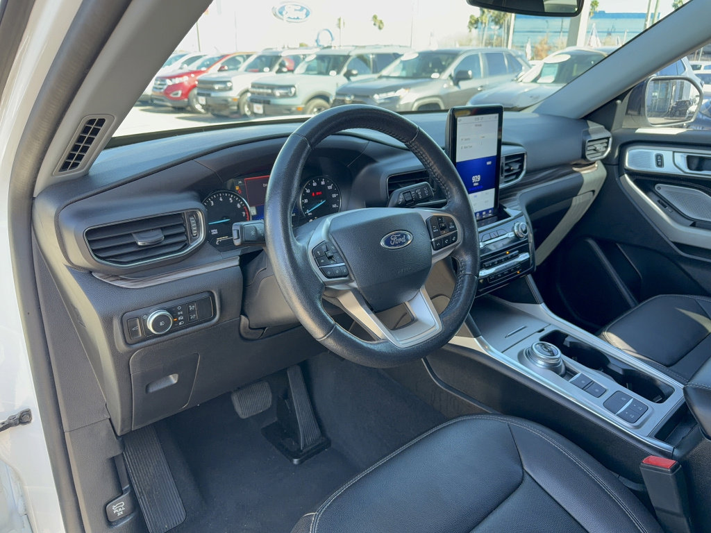 Certified 2022 Ford Explorer Limited w/ Limited Technology Package RWD image 10