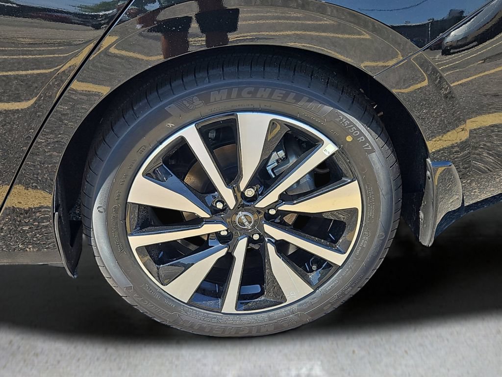 New 2025 Nissan Sentra SV w/ SV Premium Package FWD image 4