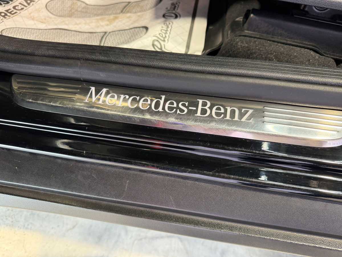 Used 2022 Mercedes-Benz GLC 300 4MATIC w/ AMG Line image 40