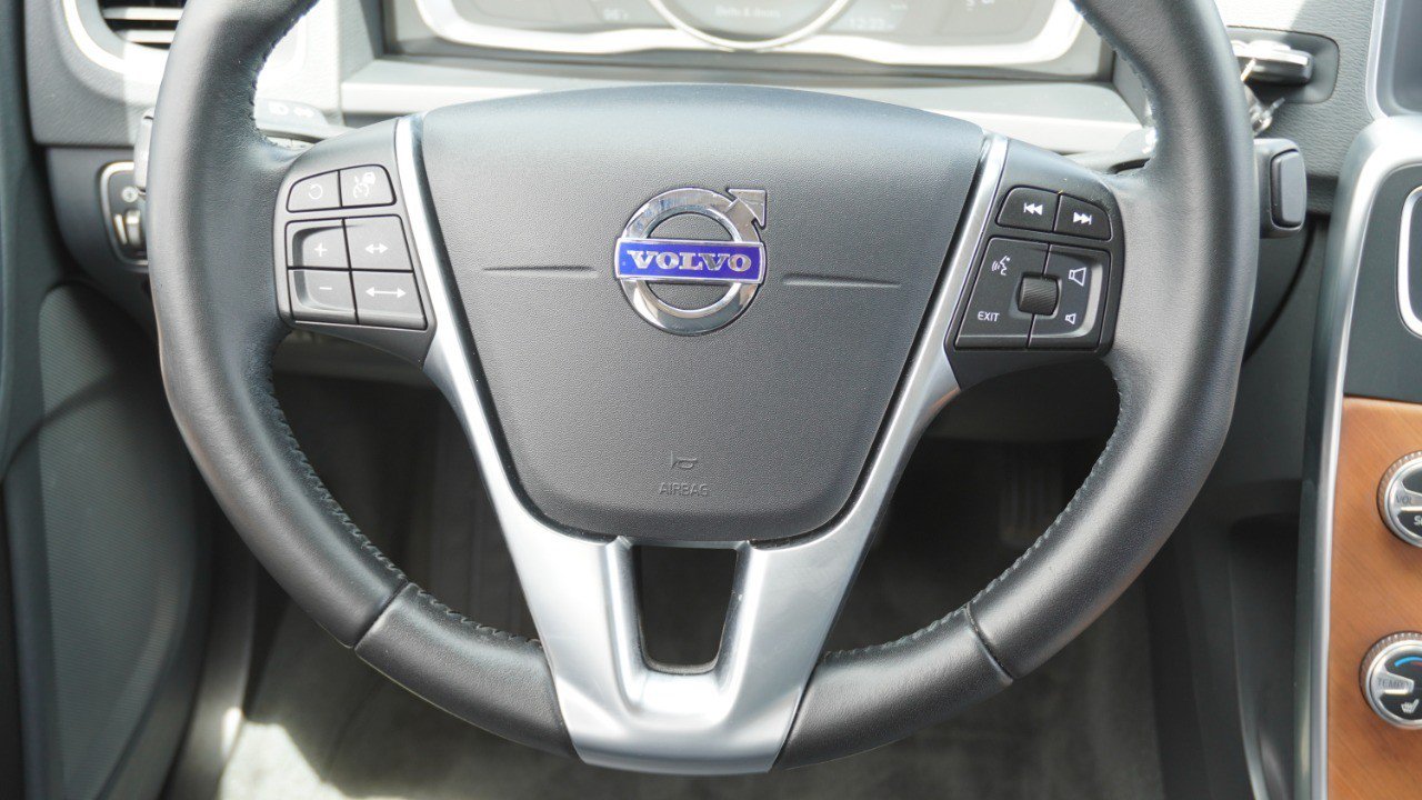 Used 2017 Volvo S60 T5 Inscription Platinum FWD image 30