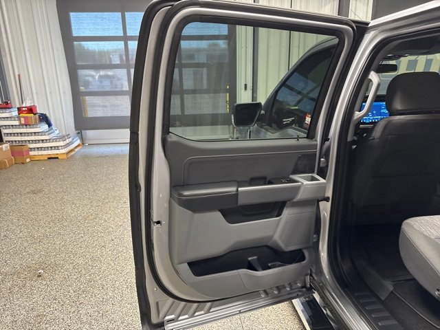 Used 2022 Ford F150 XLT w/ Equipment Group 302A High image 17