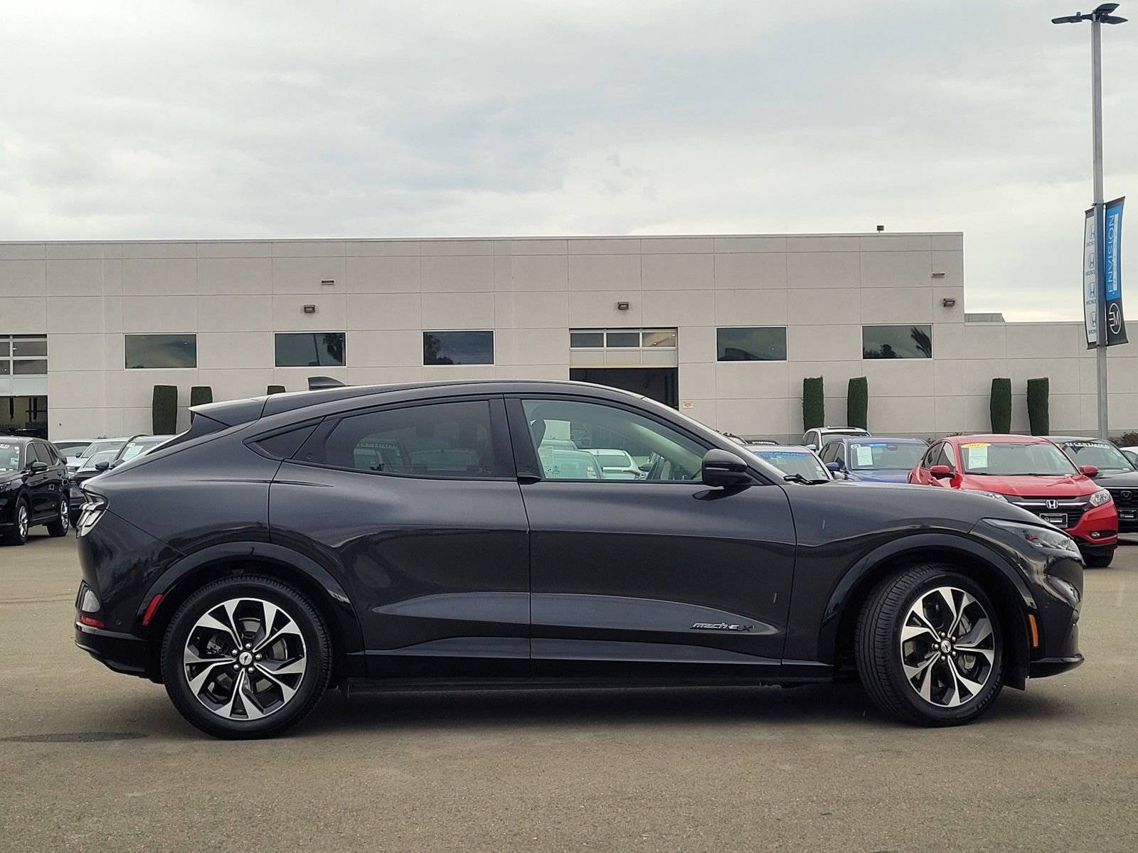 Used 2022 Ford Mustang Mach-E Premium image 4