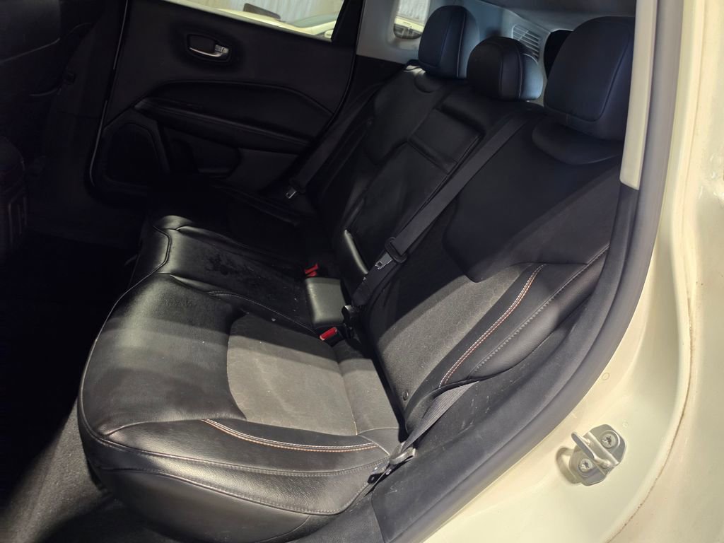 Used 2018 Jeep Compass Latitude w/ Popular Equipment Group image 7