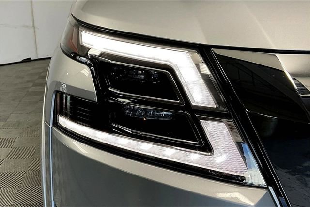 Used 2024 Nissan Armada Platinum w/ Captain's Chairs Package image 28