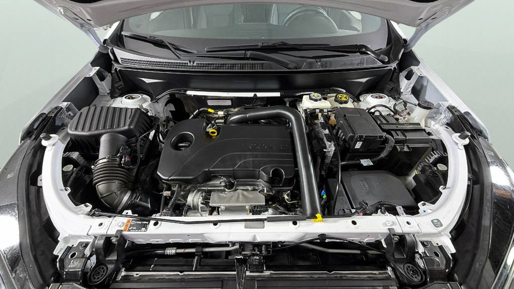 Certified 2024 Chevrolet Equinox RS FWD image 35