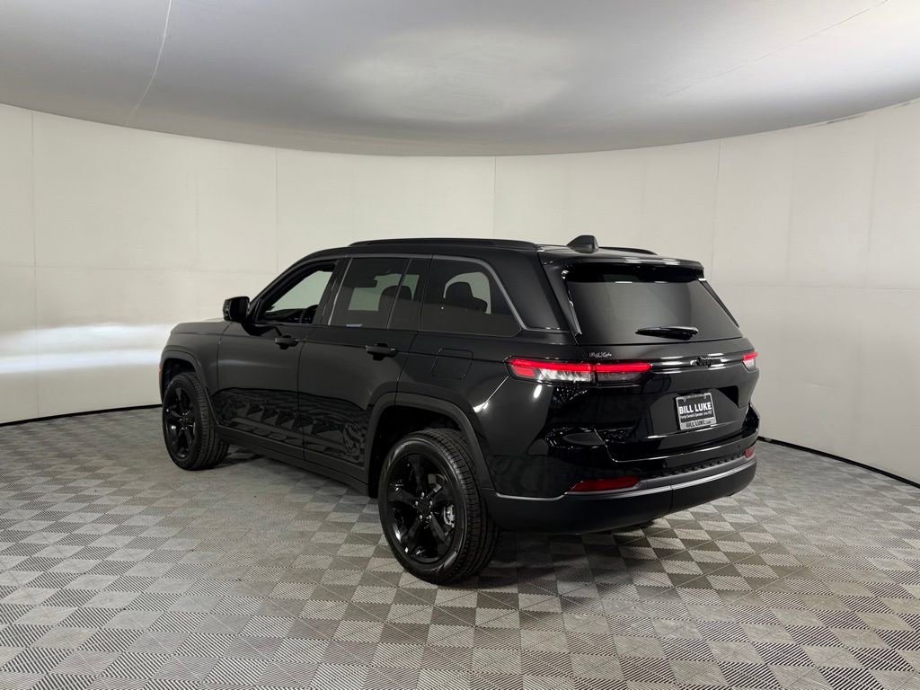 Used 2026 Jeep Grand Cherokee Limited w/ Limited Altitude Package AWD/4WD image 9