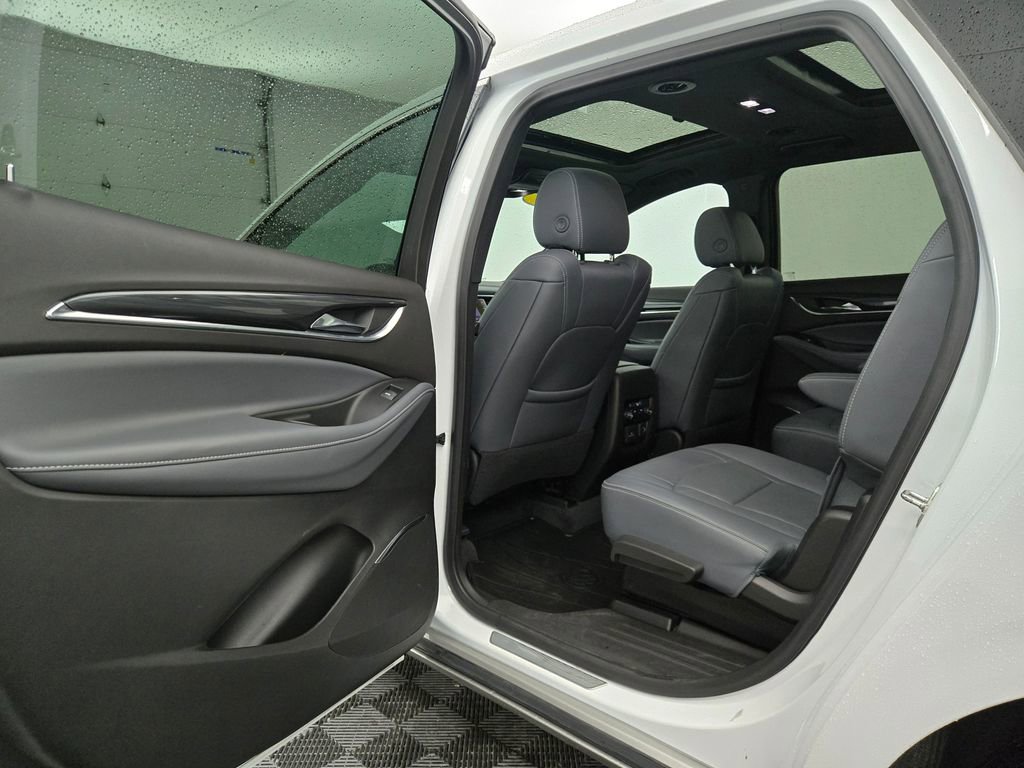 Used 2024 Buick Enclave Essence image 47