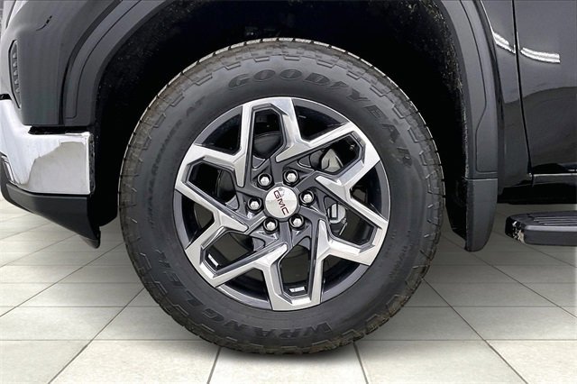 New 2026 GMC Sierra 1500 SLT w/ SLT Premium Package image 15