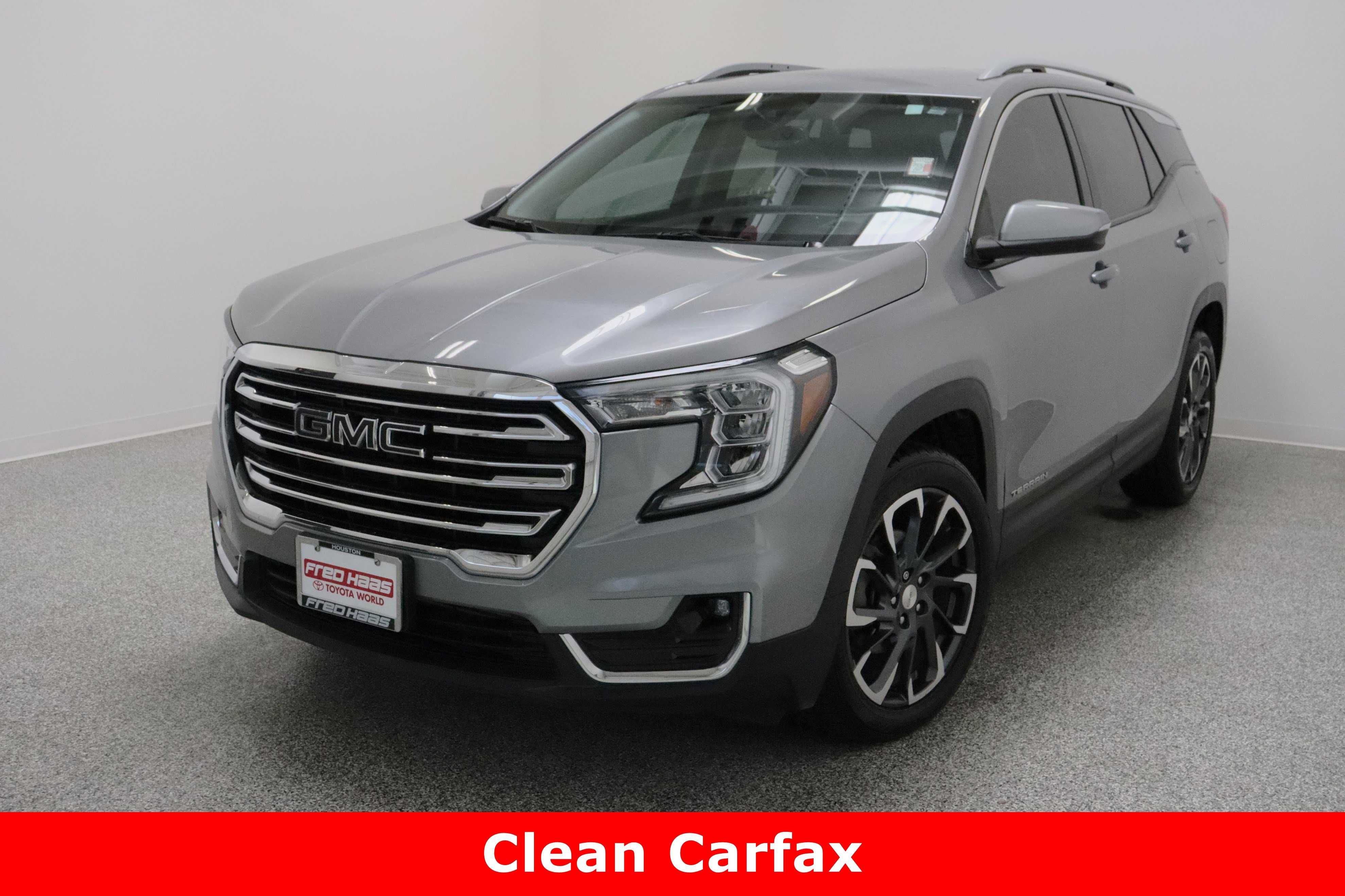 Used 2023 GMC Terrain SLT image 2