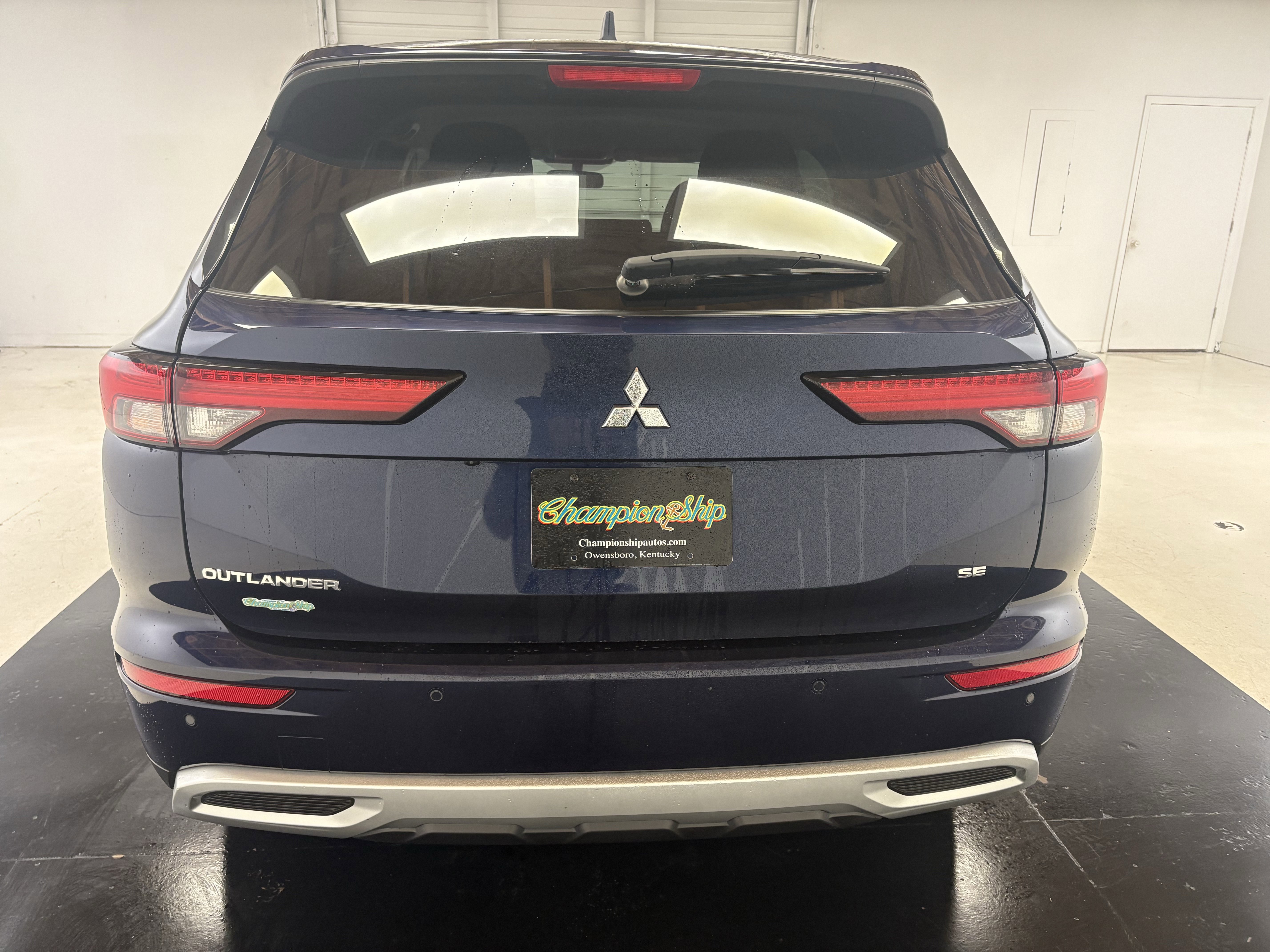 Used 2024 Mitsubishi Outlander SE Black Edition image 13