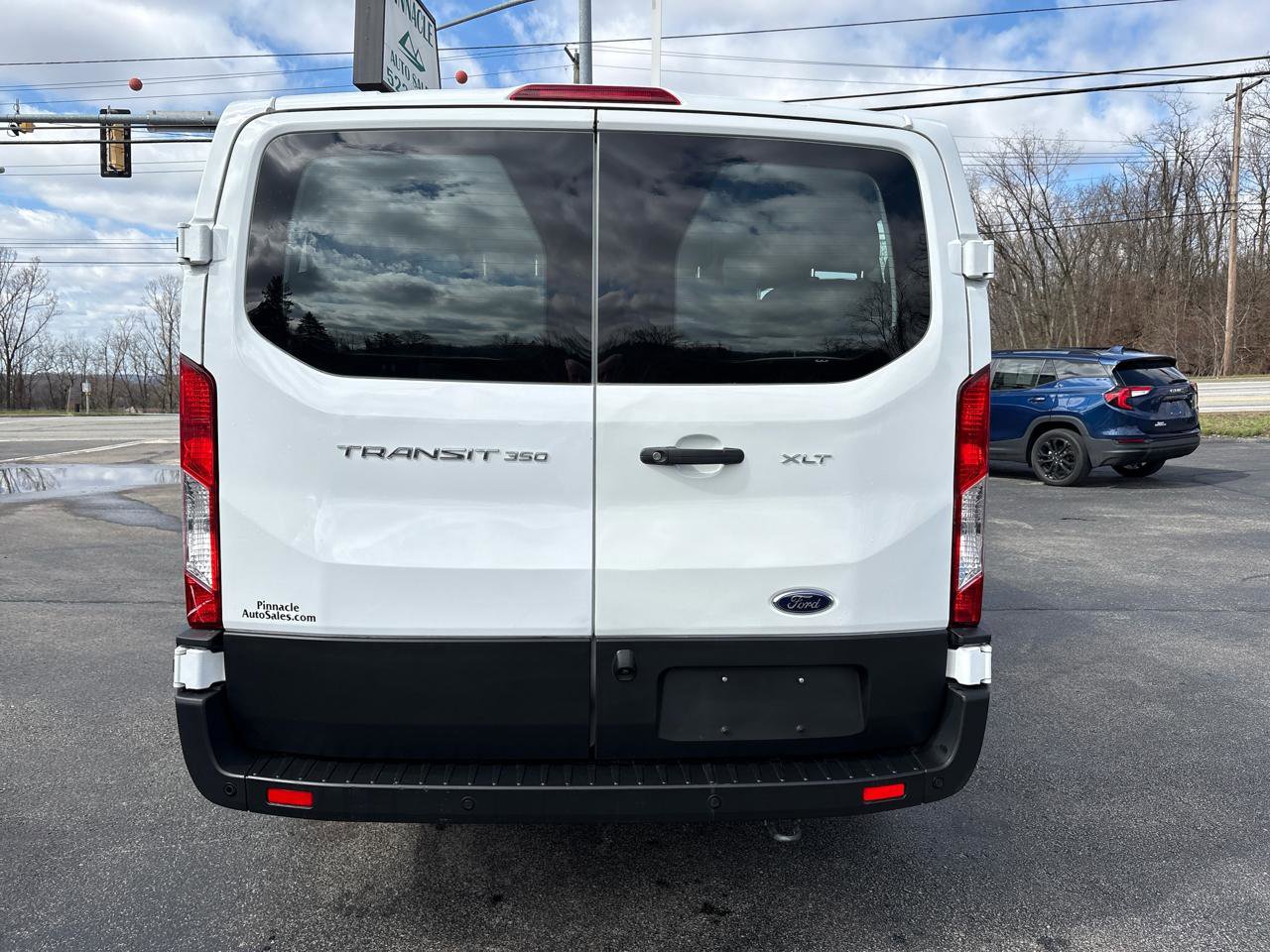 Used 2023 Ford Transit 350 XLT RWD image 5