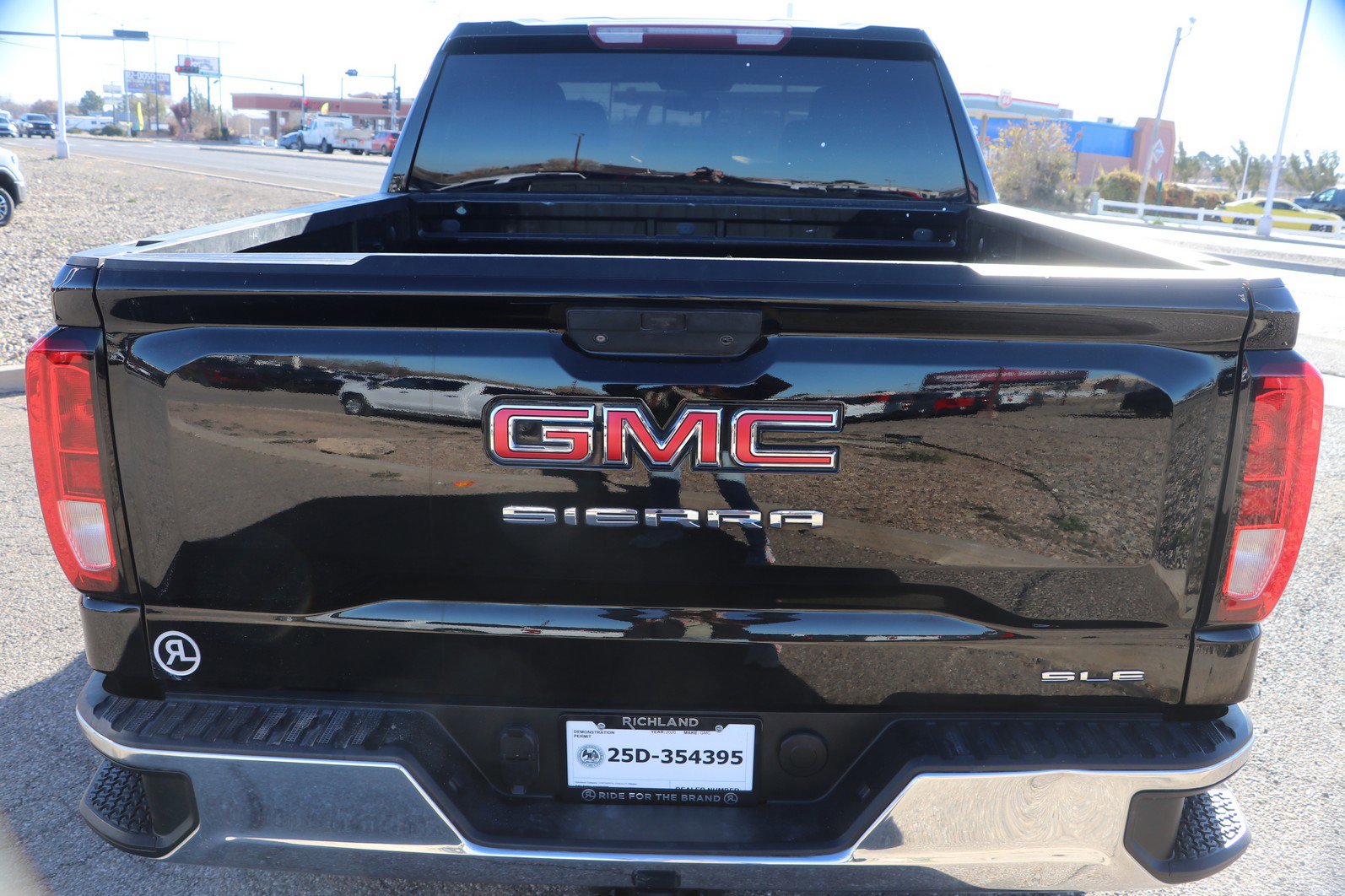 Used 2020 GMC Sierra 1500 SLE w/ SLE Value Package image 5