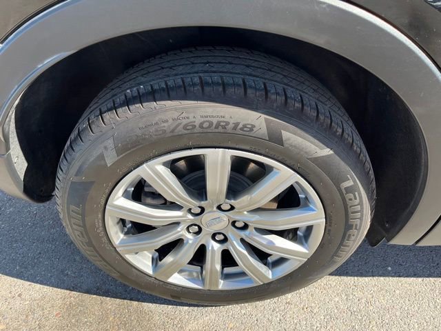 Used 2021 Cadillac XT4 Premium Luxury AWD/4WD image 17