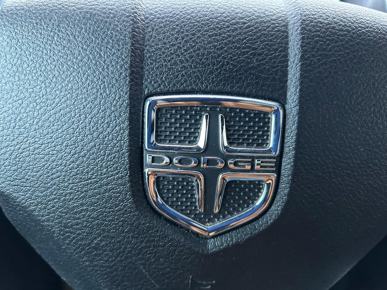 Used 2013 Dodge Grand Caravan R/T w/ Driver Convenience Group FWD image 19
