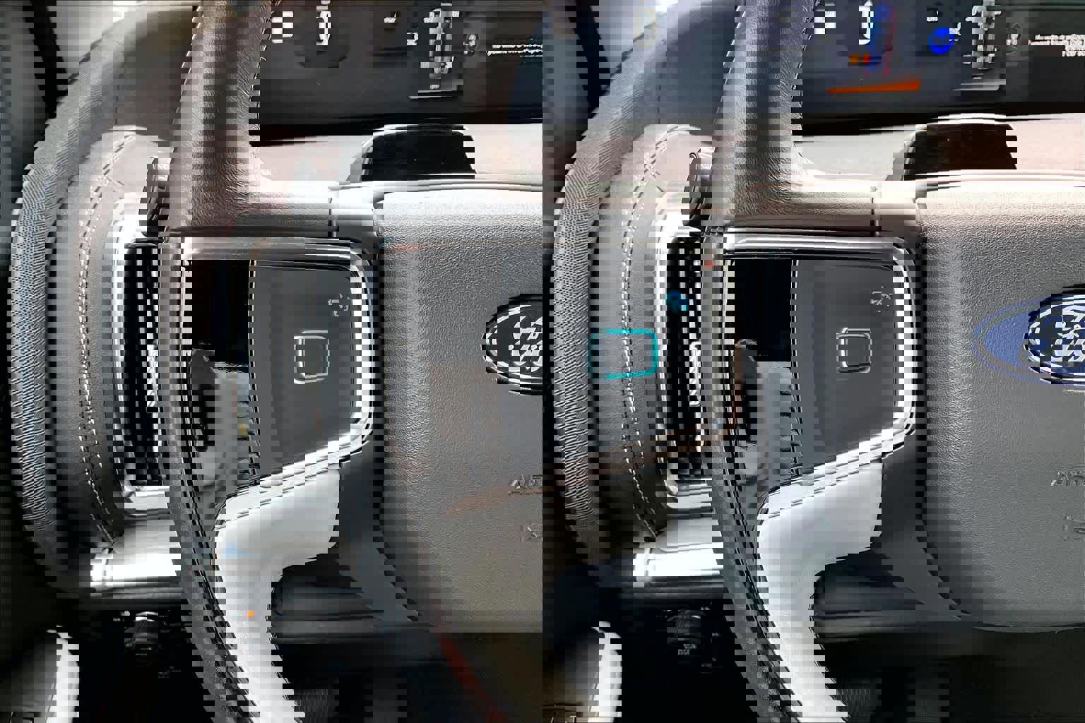 Certified 2025 Ford Expedition Max Platinum image 24