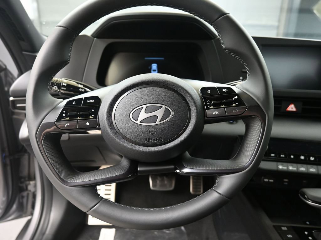 Certified 2025 Hyundai Elantra Sport FWD image 22