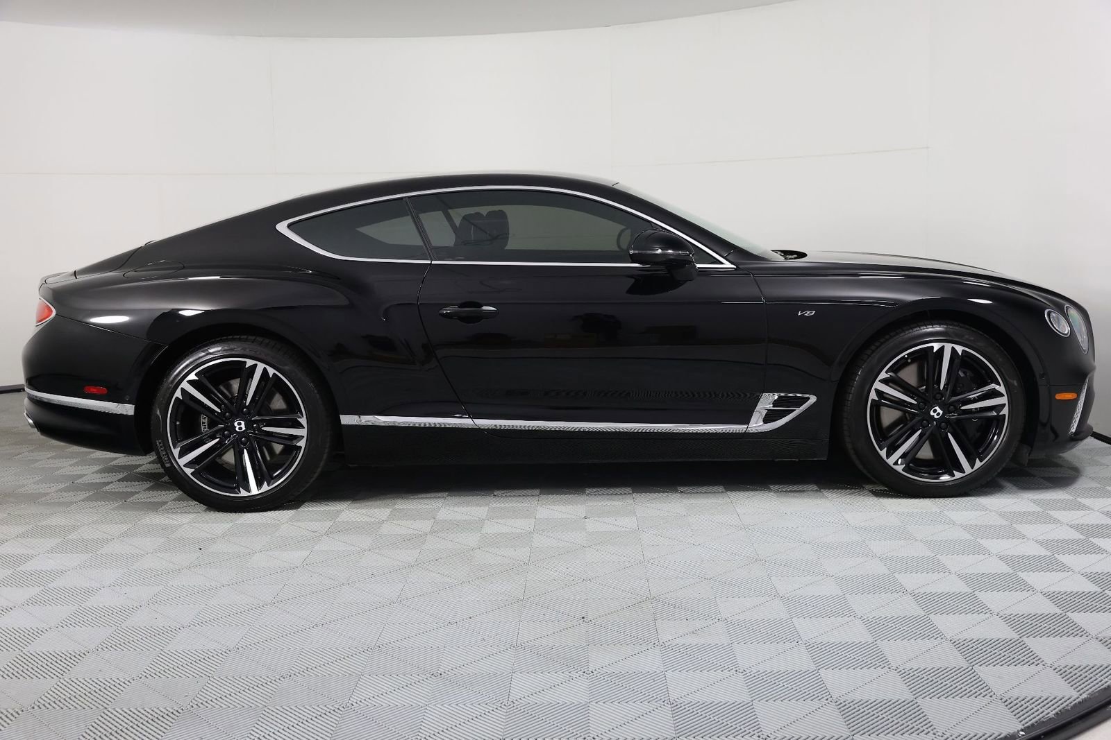 Used 2021 Bentley Continental GT image 10