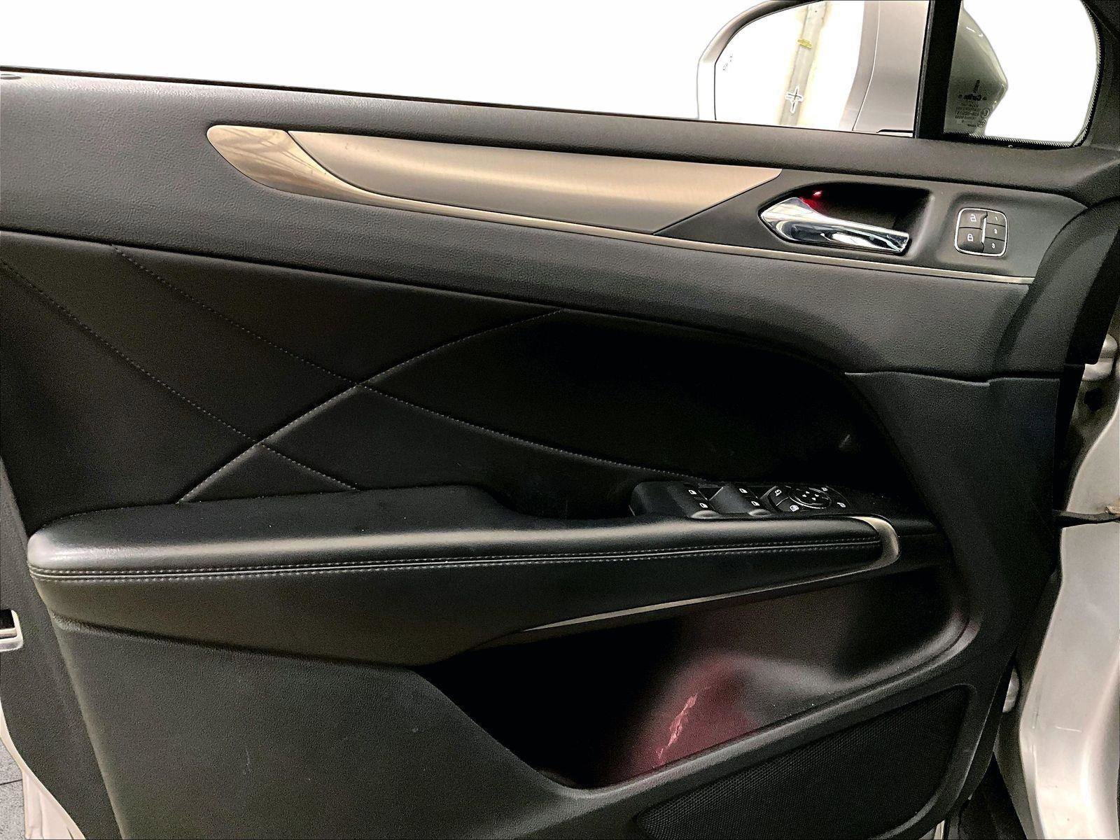 Used 2017 Lincoln MKC Reserve image 22