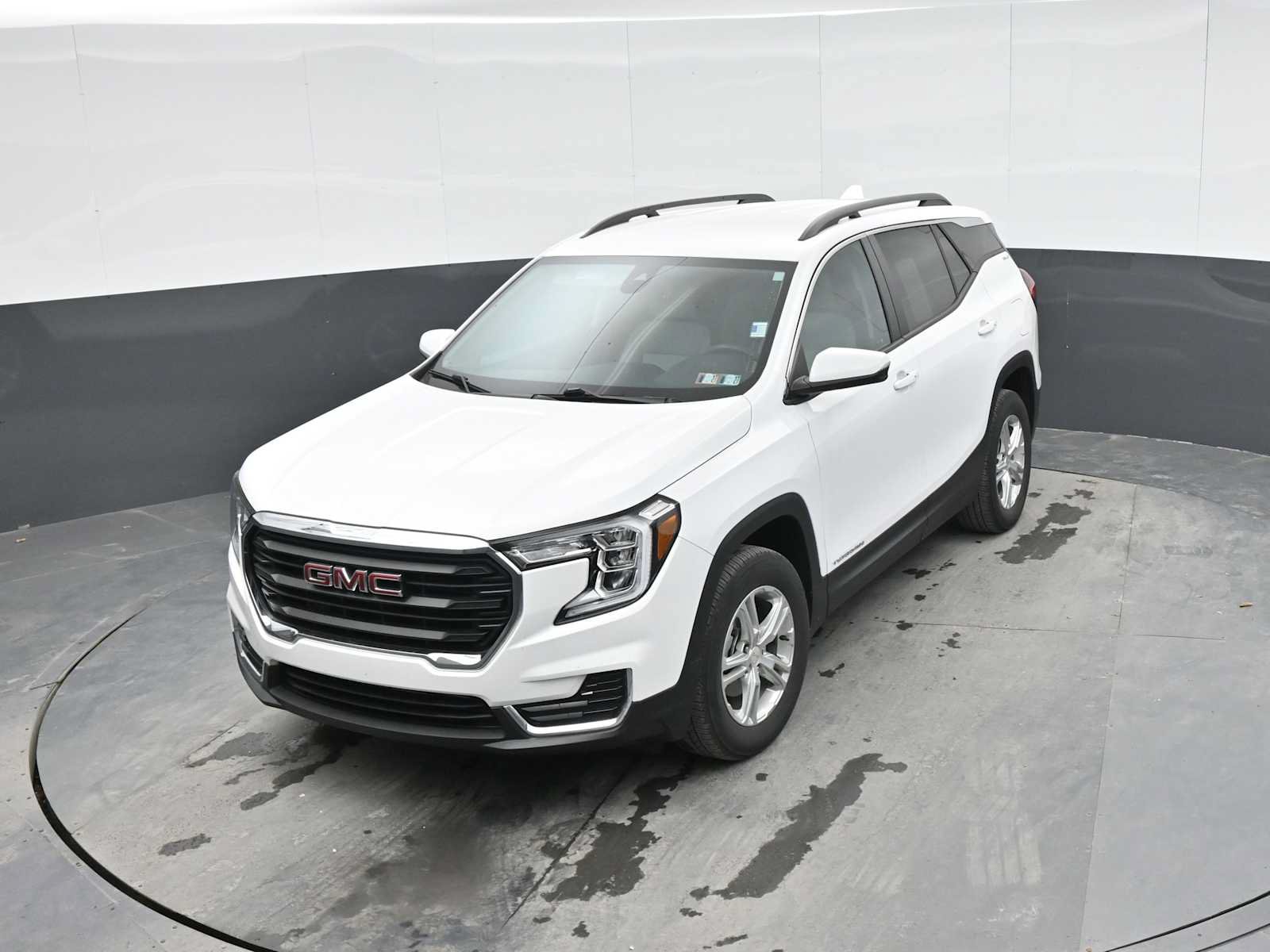 Used 2023 GMC Terrain SLE w/ Driver Convenience Package AWD/4WD image 16