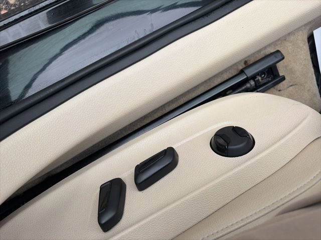 Used 2015 Volkswagen Passat 1.8T Limited Edition image 12