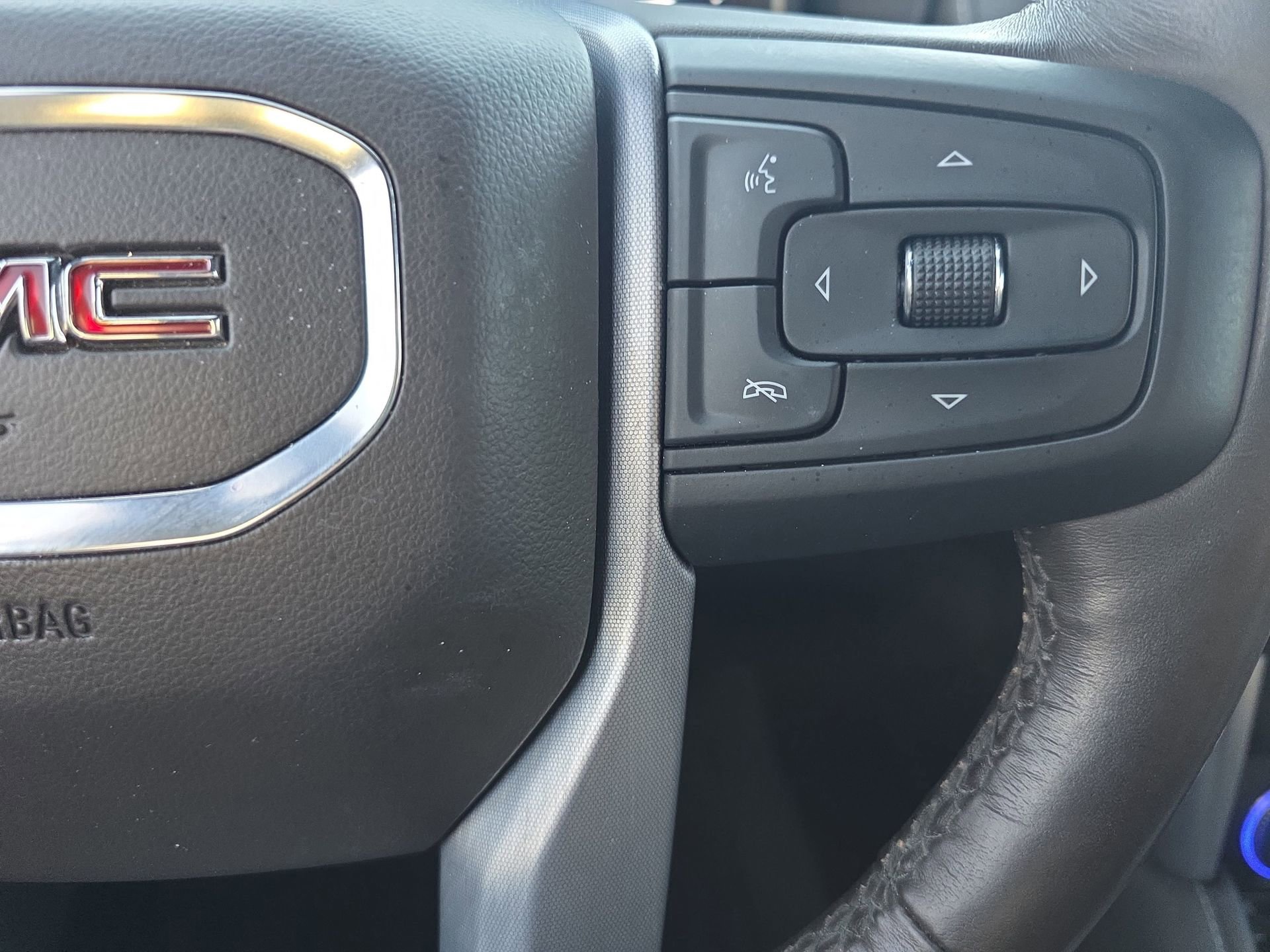 Used 2022 GMC Yukon SLT w/ SLT Premium Package RWD image 18