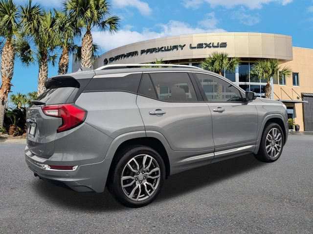 Used 2024 GMC Terrain Denali w/ Denali Premium Package AWD/4WD image 5